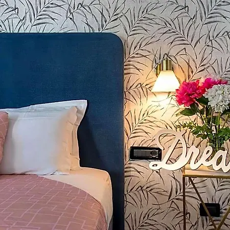 Bloom Hotel 3*