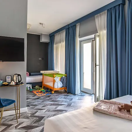 Bloom Hotel 3*