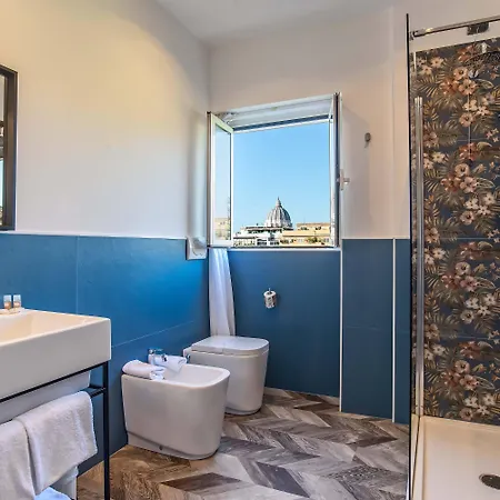 Hotel Bloom 3*